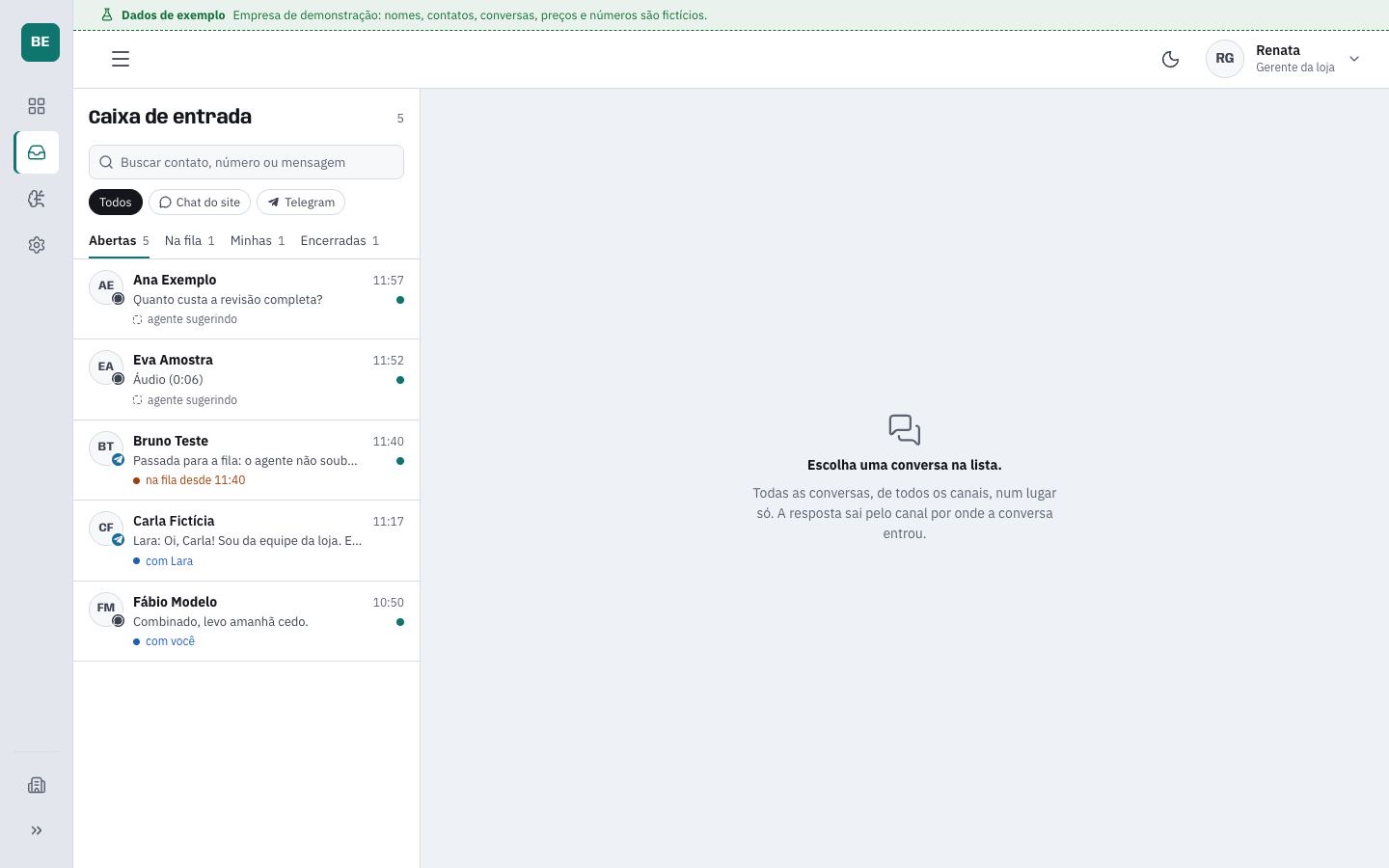 Caixa de entrada: conversas de todos os canais numa lista, com busca, filtros por canal e as abas abertas, na fila, minhas e encerradas.